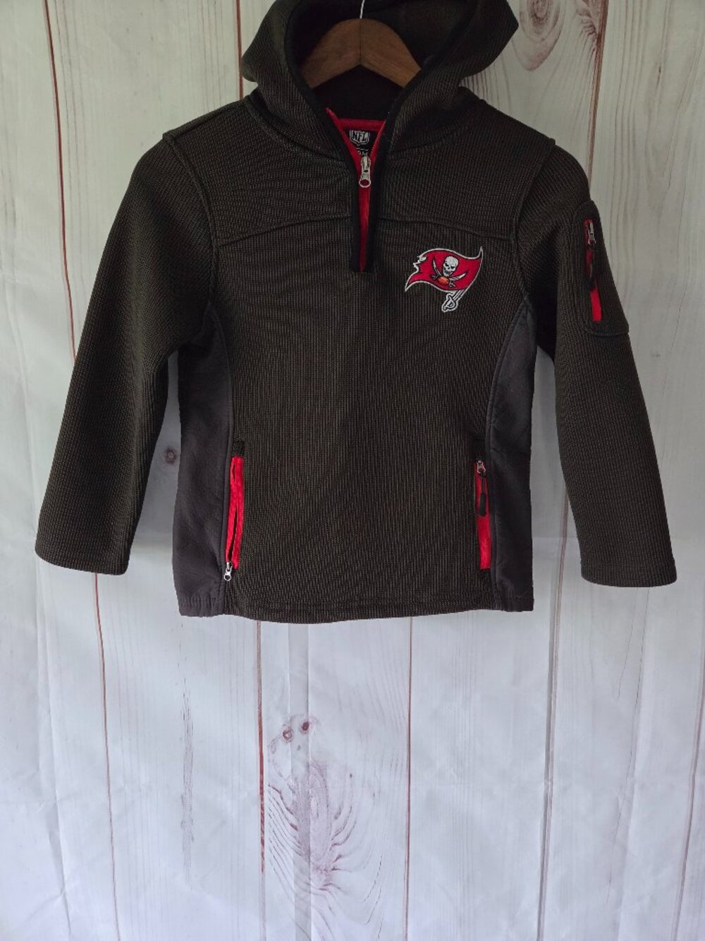 NFL Team Apparel Youth Tampa Bay Buccaneers Pullover Hoodie, Unisex S, (8). Gray
